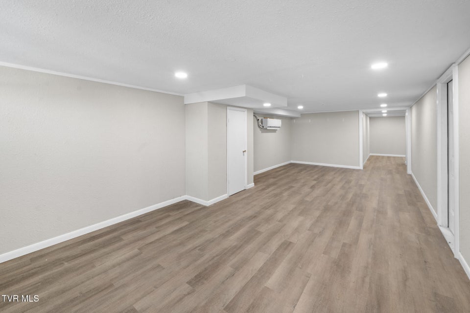 Photo #48: 105 S Monte Vista Drive