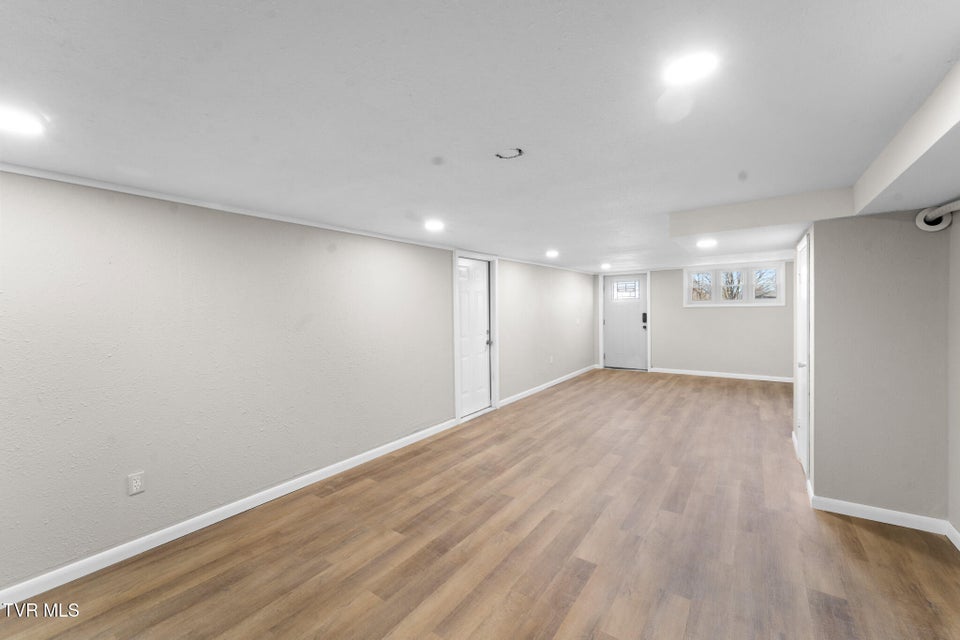 Photo #50: 105 S Monte Vista Drive