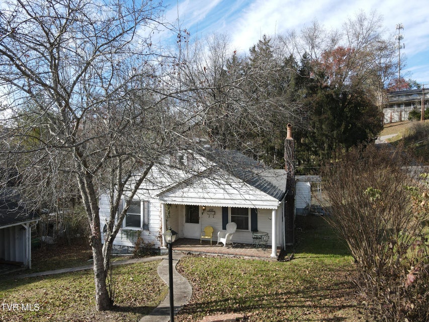 Photo #9: 209 Greenwood Avenue