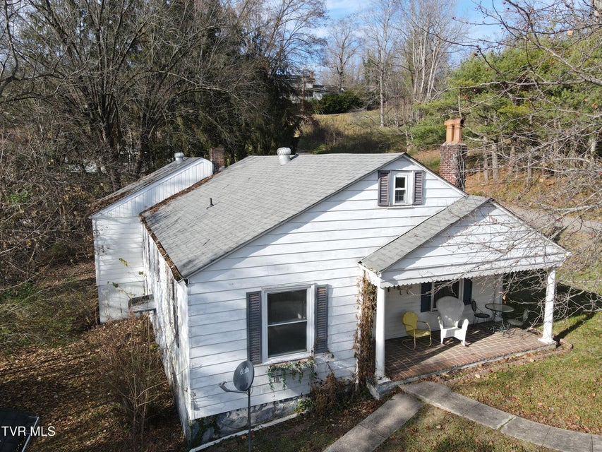 Photo #7: 209 Greenwood Avenue