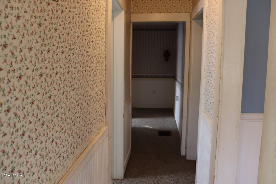 Photo #32: 209 Greenwood Avenue