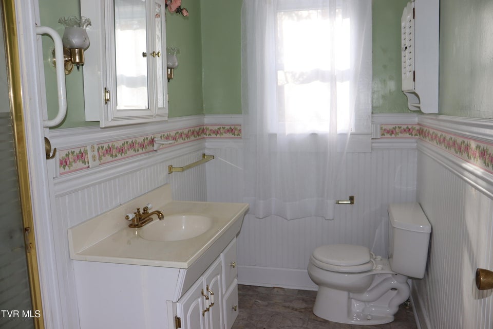 Photo #40: 209 Greenwood Avenue