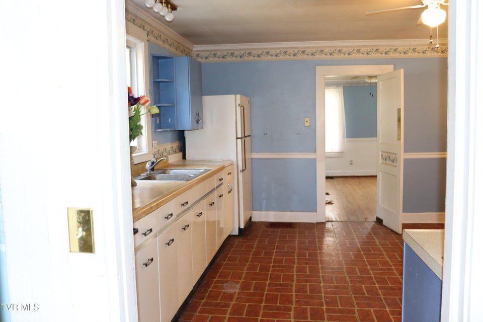 Photo #29: 209 Greenwood Avenue