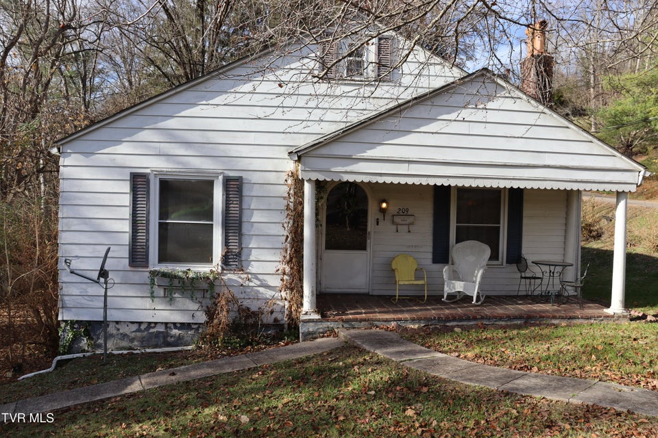 Photo #18: 209 Greenwood Avenue