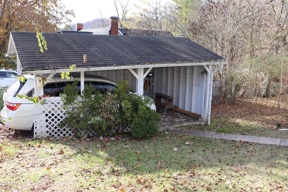 Photo #52: 209 Greenwood Avenue