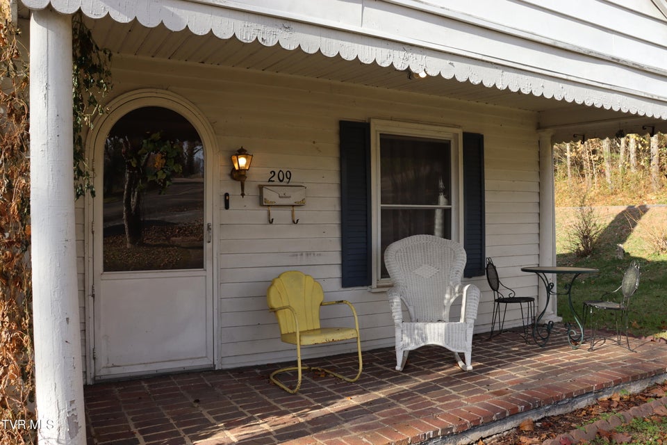 Photo #5: 209 Greenwood Avenue