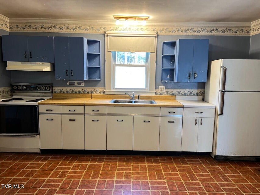 Photo #28: 209 Greenwood Avenue