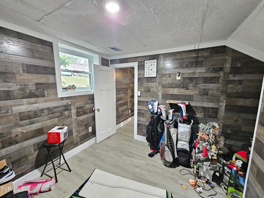 Photo #46: 320 Green Lane