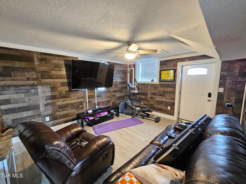 Photo #42: 320 Green Lane