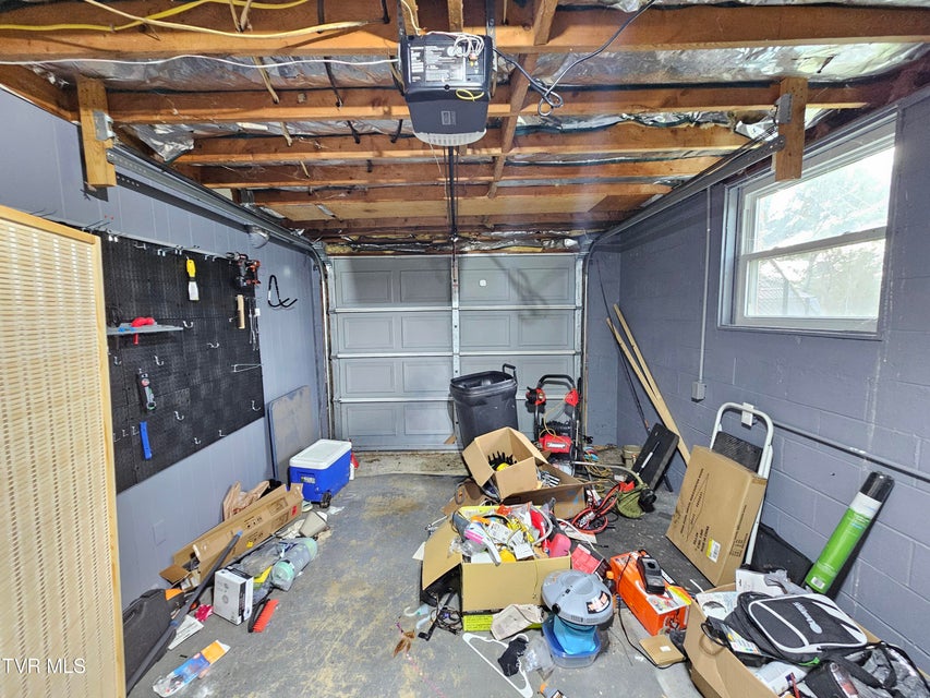 Photo #58: 320 Green Lane