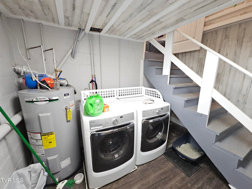 Photo #41: 320 Green Lane