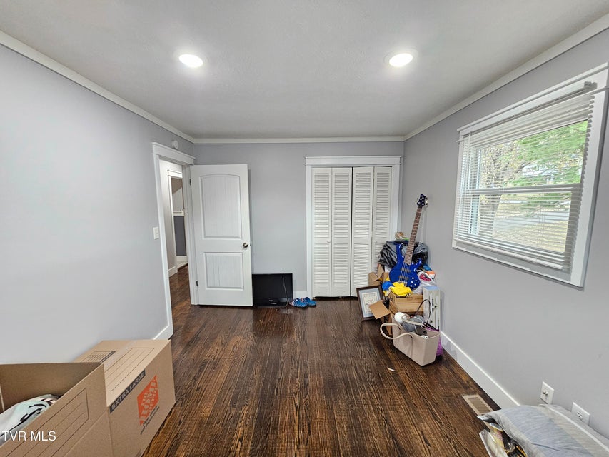 Photo #29: 320 Green Lane