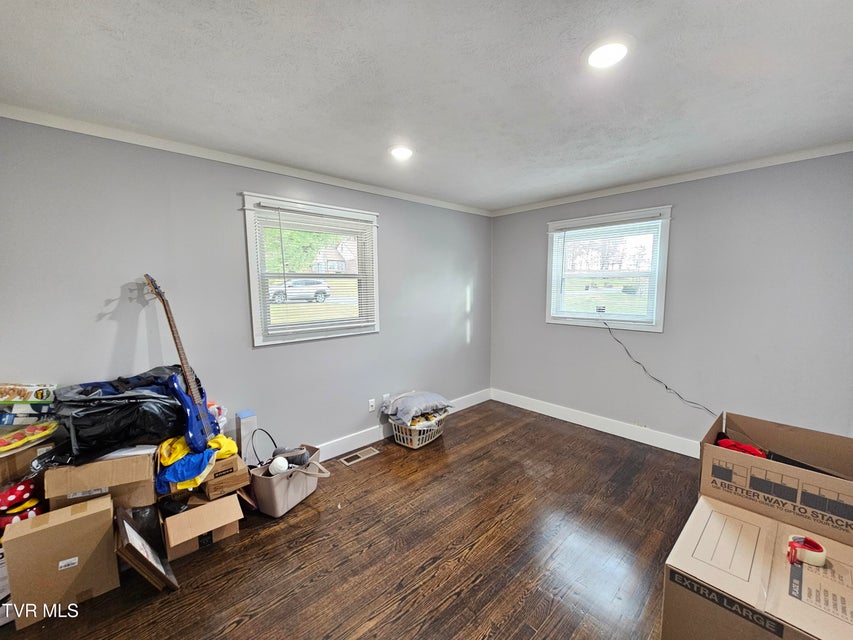 Photo #30: 320 Green Lane