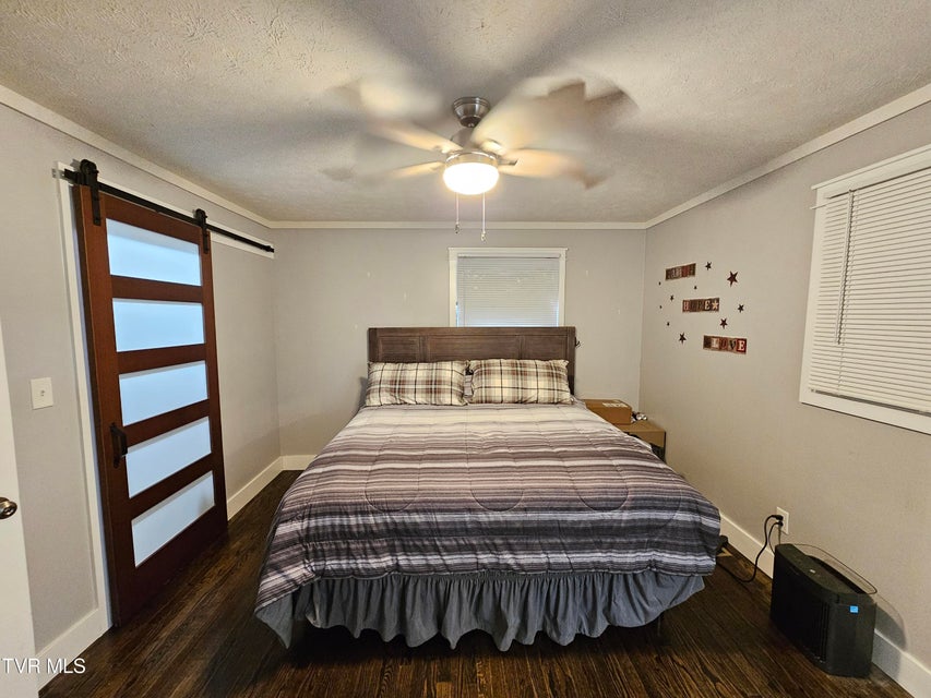 Photo #36: 320 Green Lane