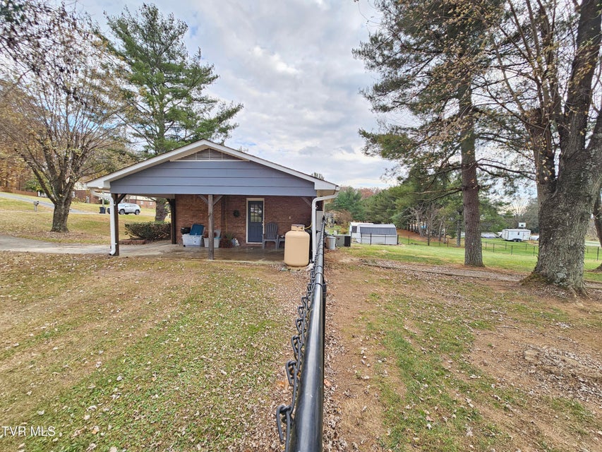 Photo #10: 320 Green Lane