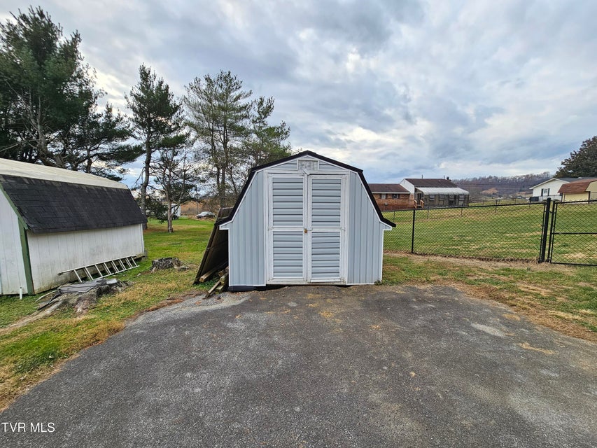 Photo #15: 320 Green Lane