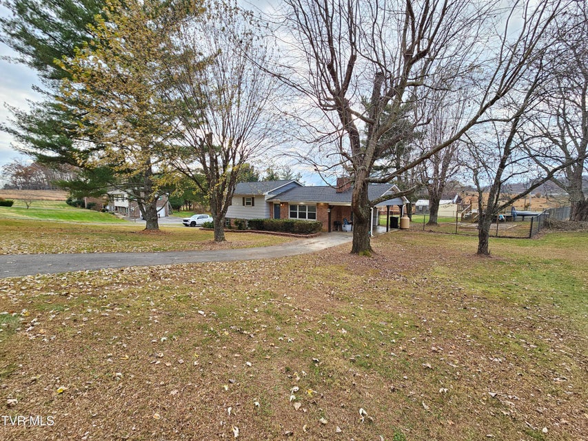 Photo #2: 320 Green Lane