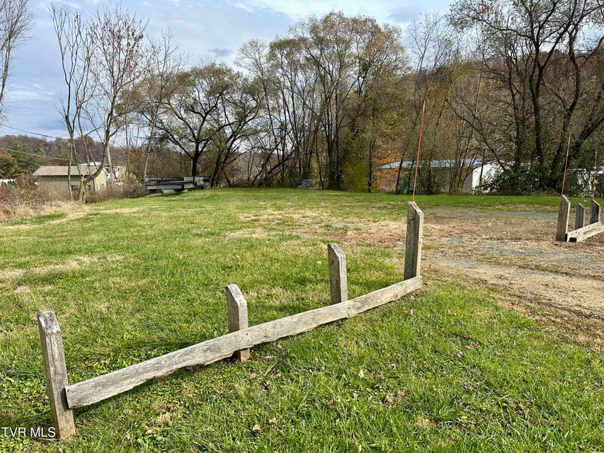 Photo #8: 1525 Fairview Avenue