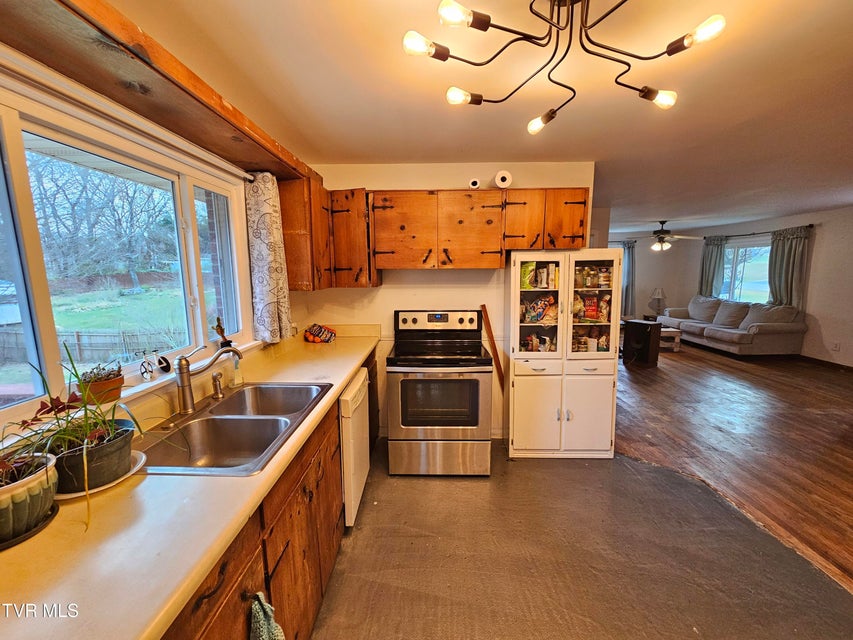 Photo #20: 1520 Sylvan Drive