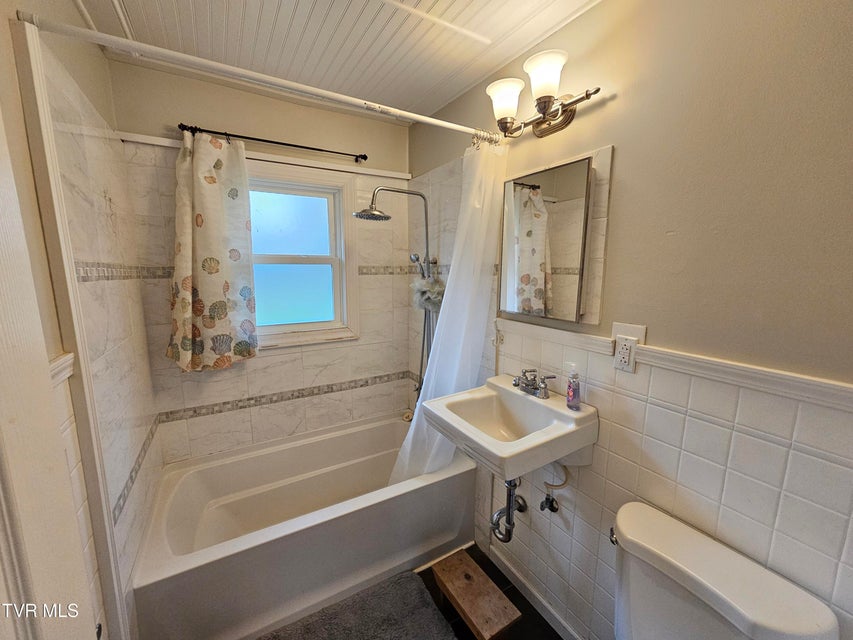 Photo #28: 1520 Sylvan Drive