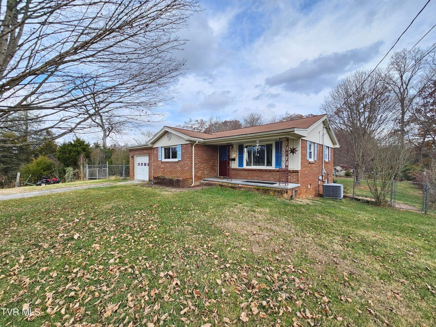 Photo #3: 1520 Sylvan Drive