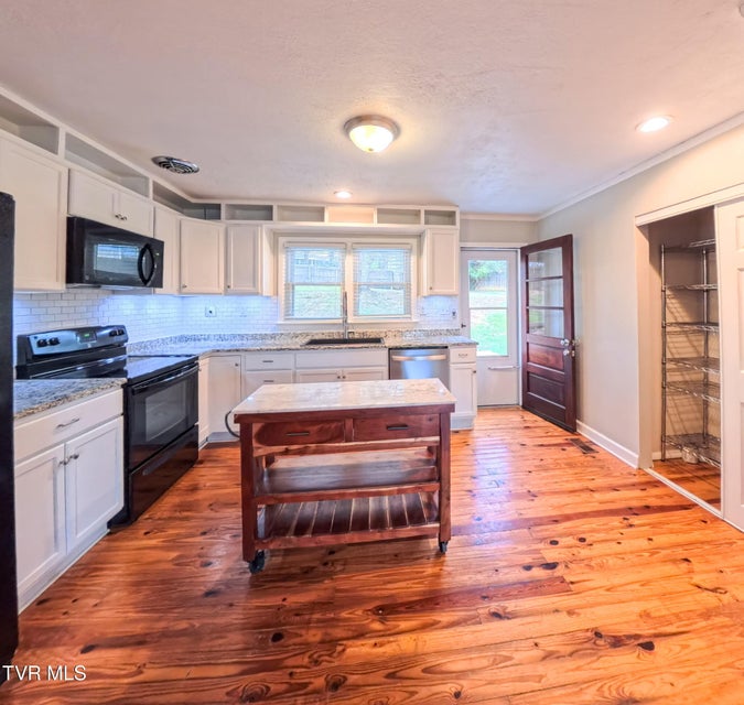 Photo #18: 105 Lowry Lane