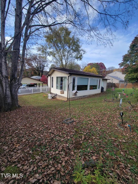 Photo #10: 1448 Piedmont Street