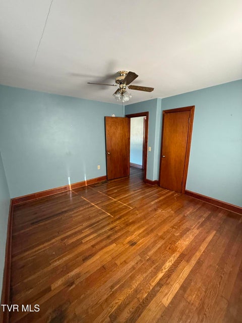 Photo #10: 235 Glade Street