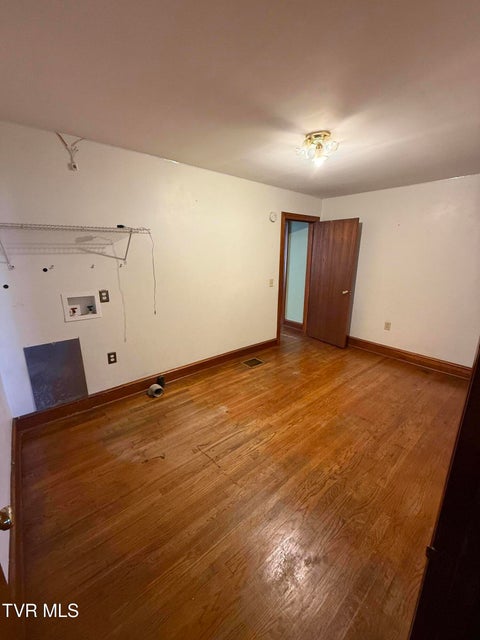 Photo #9: 235 Glade Street