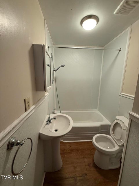 Photo #13: 235 Glade Street