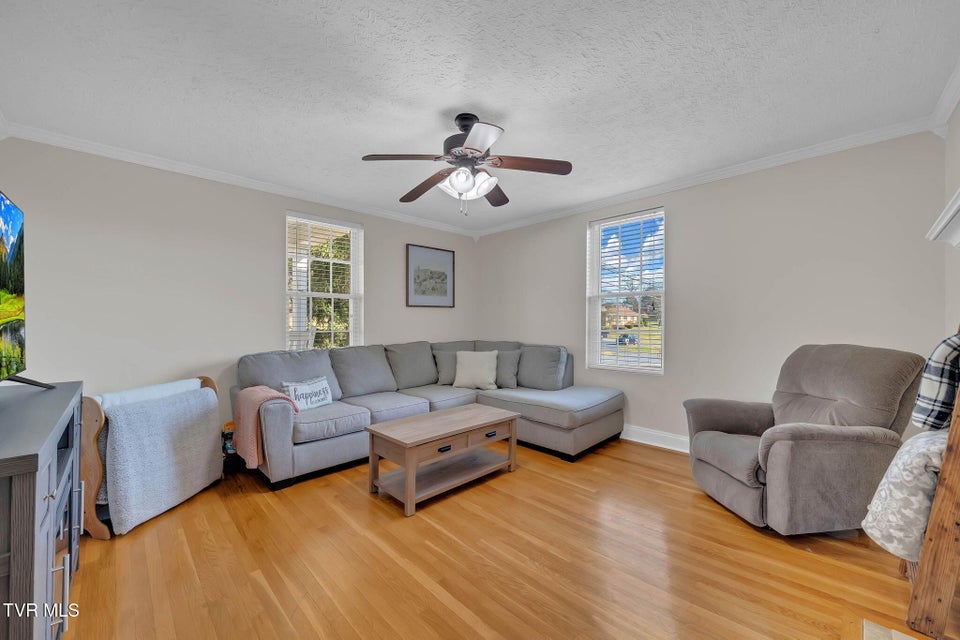 Photo #5: 411 Main Boulevard