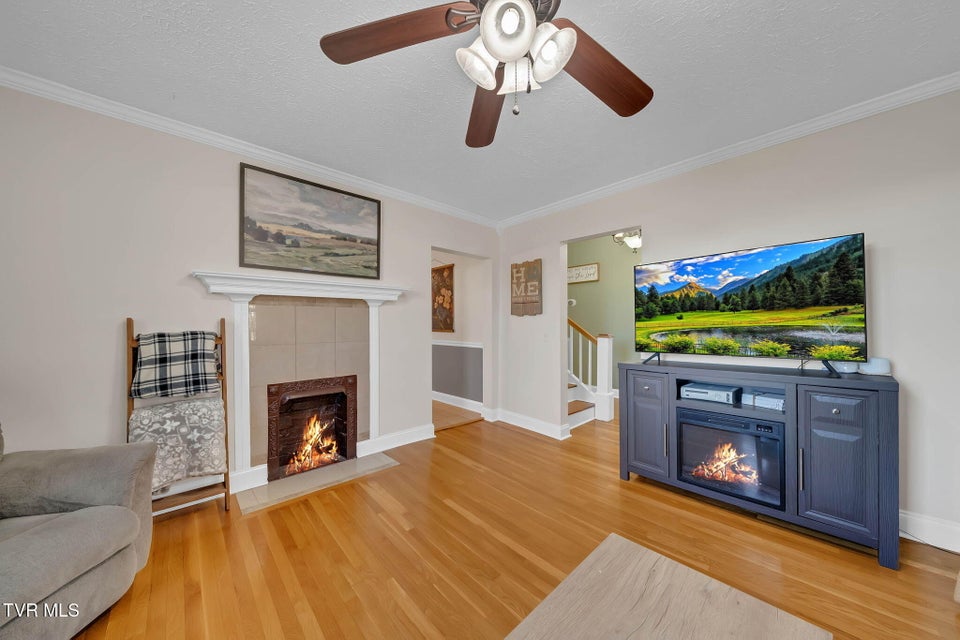 Photo #6: 411 Main Boulevard