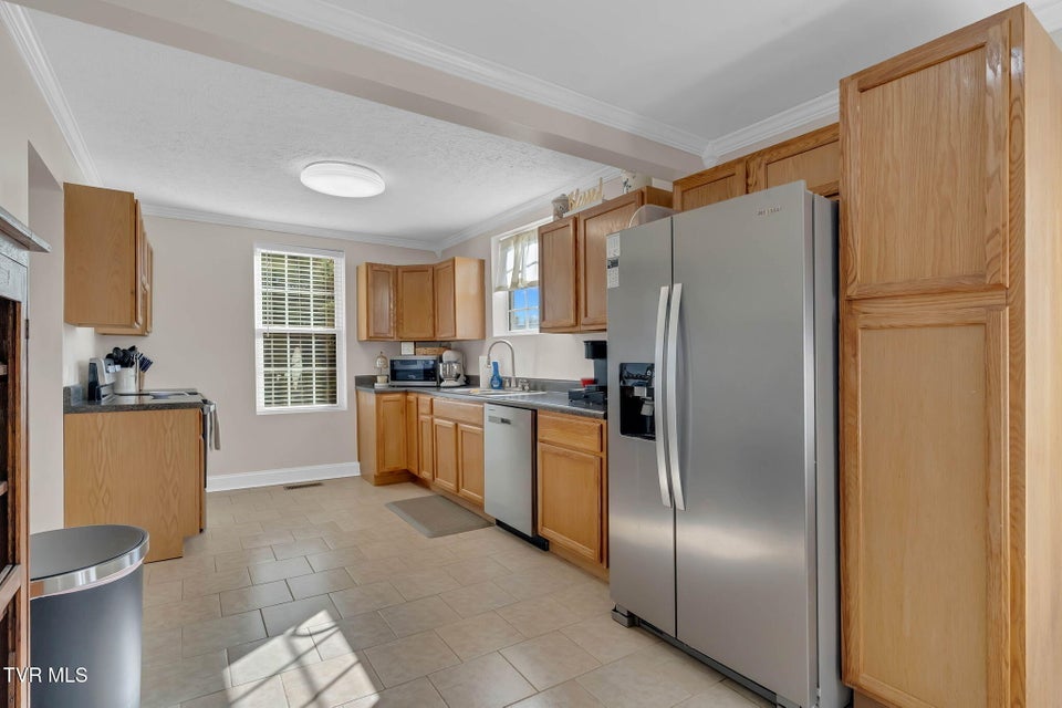 Photo #7: 411 Main Boulevard