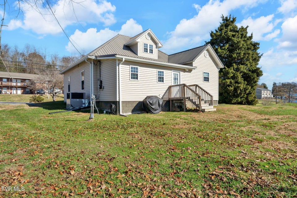 Photo #19: 411 Main Boulevard