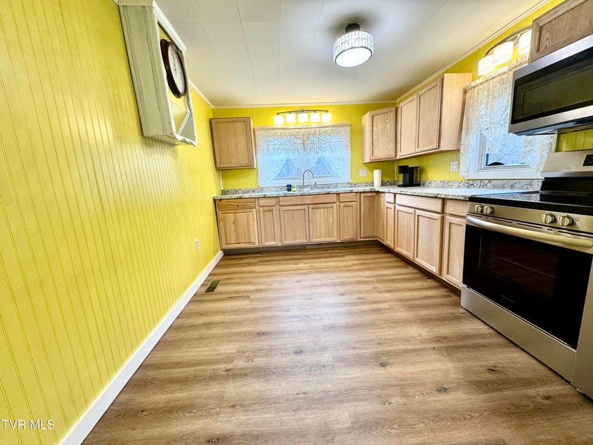 Photo #25: 2342 Roda Road