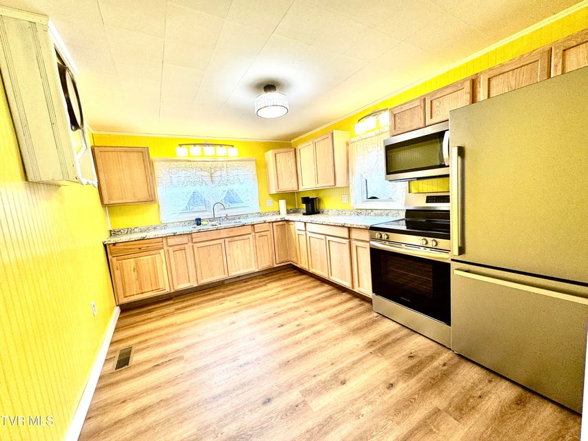 Photo #26: 2342 Roda Road