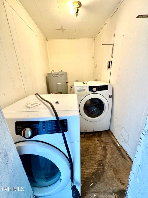 Photo #29: 2342 Roda Road