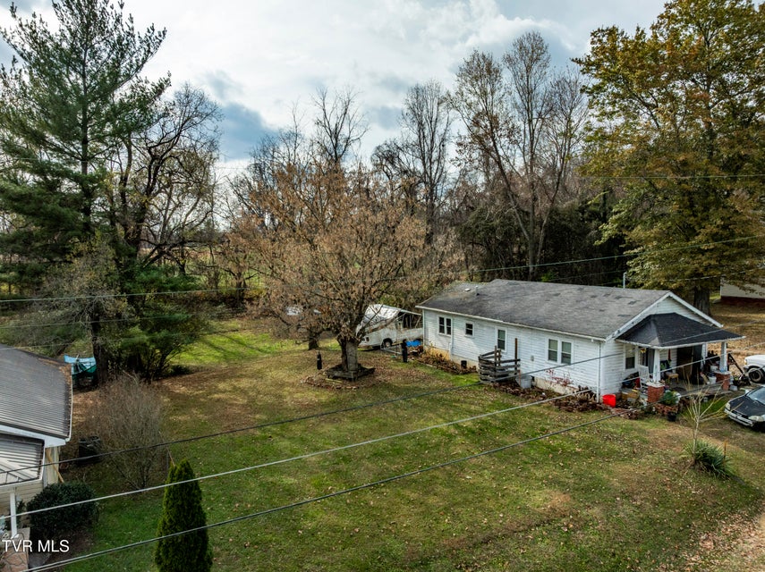 Photo #3: 909 Pine Grove Avenue