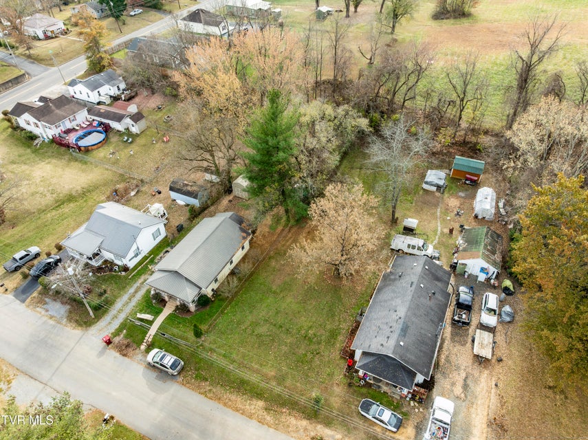 Photo #5: 909 Pine Grove Avenue