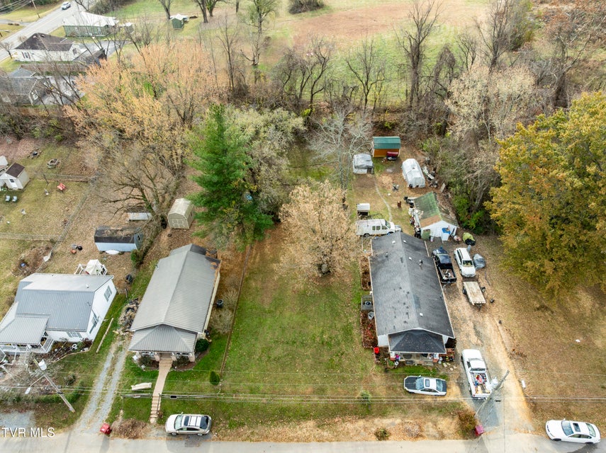 Photo #6: 909 Pine Grove Avenue