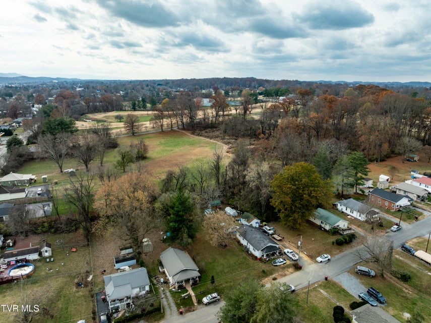 Photo #8: 909 Pine Grove Avenue