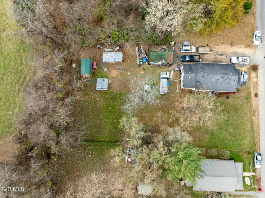 Photo #9: 909 Pine Grove Avenue