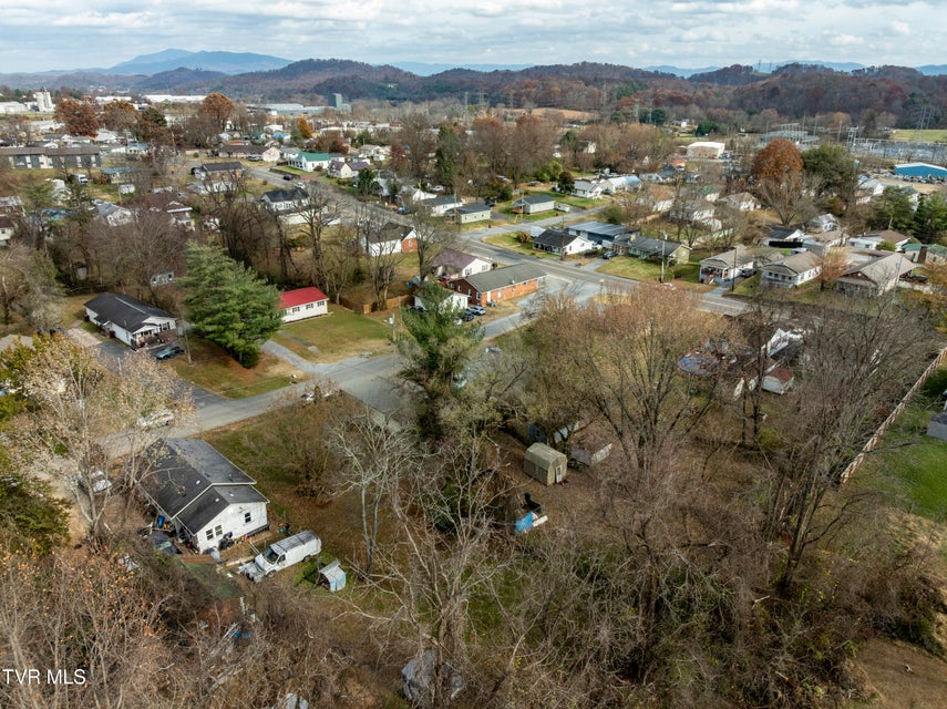 Photo #13: 909 Pine Grove Avenue