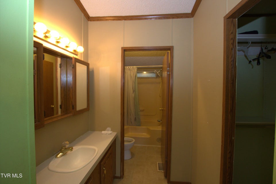 Photo #31: 421 Haw Ridge Road