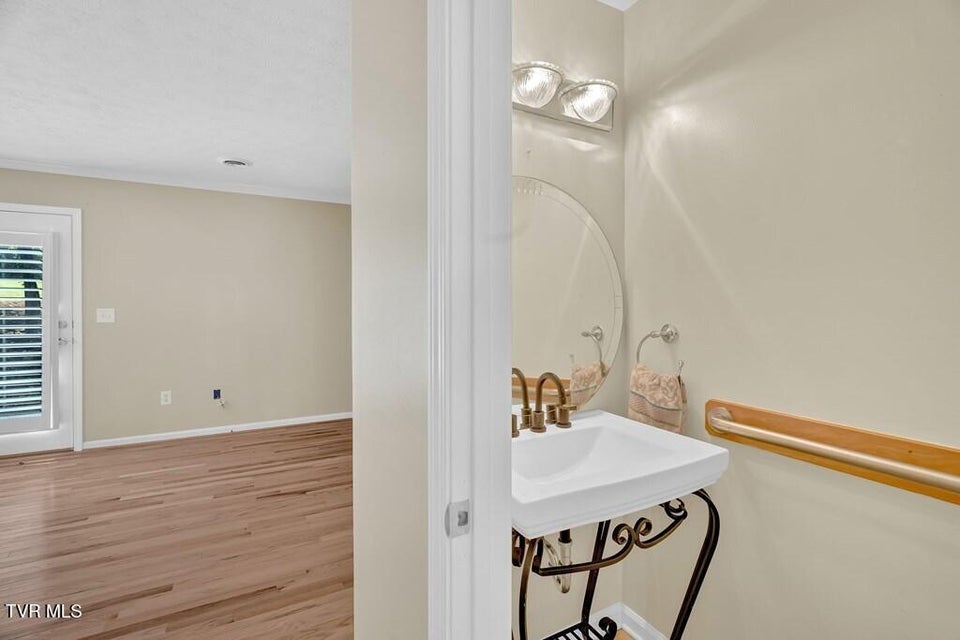 Photo #3: 817 Wayne Avenue