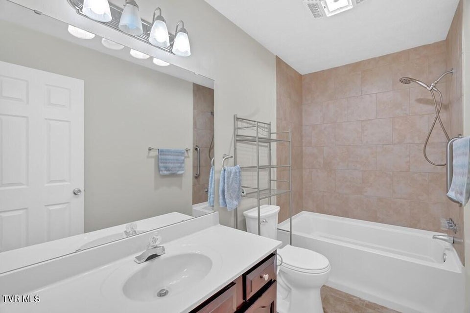 Photo #17: 817 Wayne Avenue