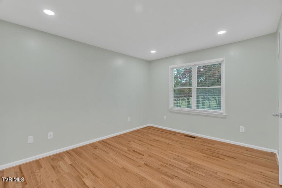 Photo #19: 817 Wayne Avenue