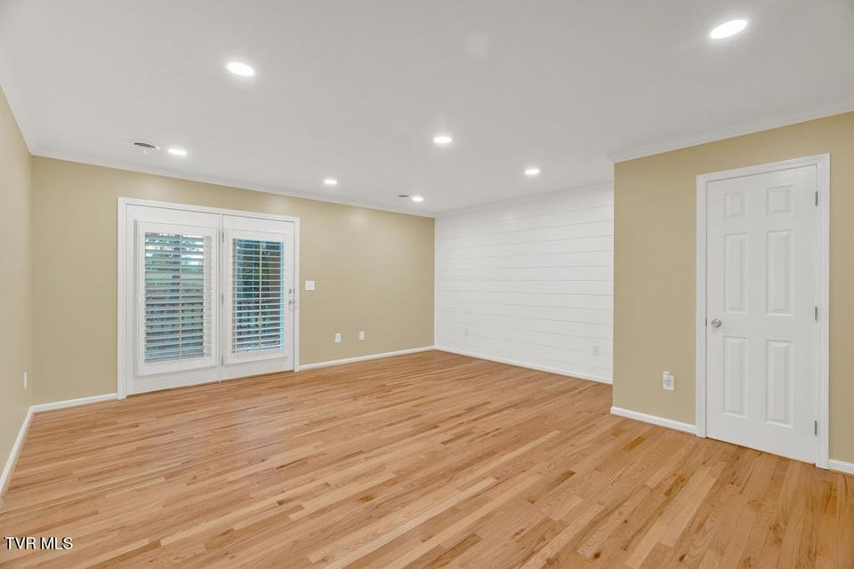 Photo #7: 817 Wayne Avenue