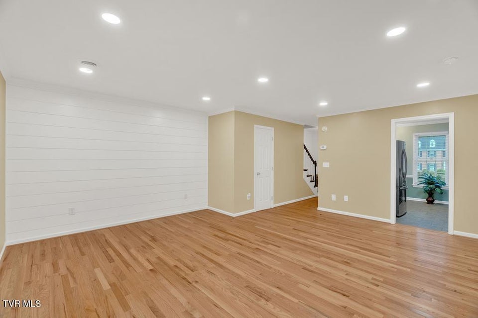 Photo #5: 817 Wayne Avenue