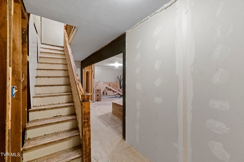 Photo #17: 840 Bright Hope Road